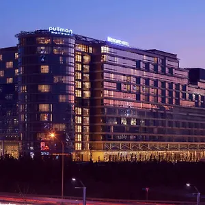 מלון Pullman & Convention Center